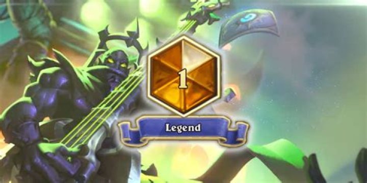 How do you get heroes in Hearthstone?