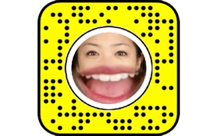 How do you get the eyes and mouth filter on Snapchat?