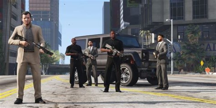 How do you hire bodyguards in GTA 5?