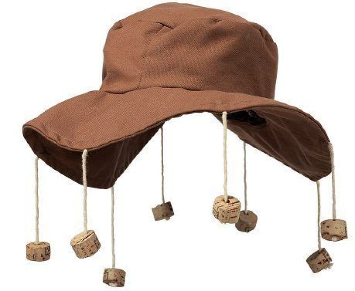How do you make a cork hat in Australia?
