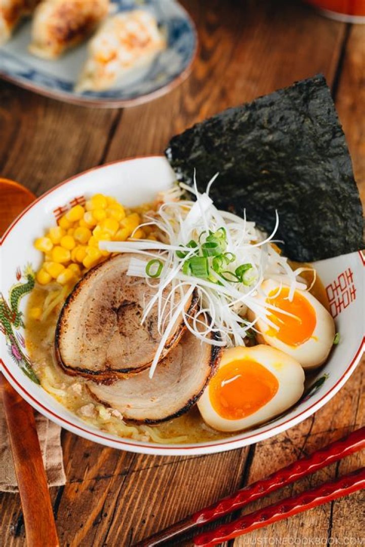 How do you make miso ramen from scratch?