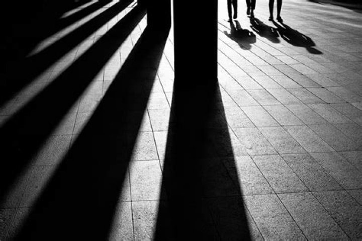 How do you make strong shadows in photography?