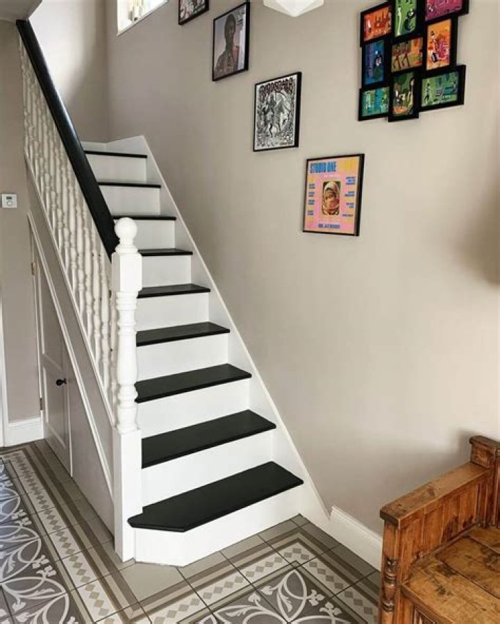 How do you paint round spindles?