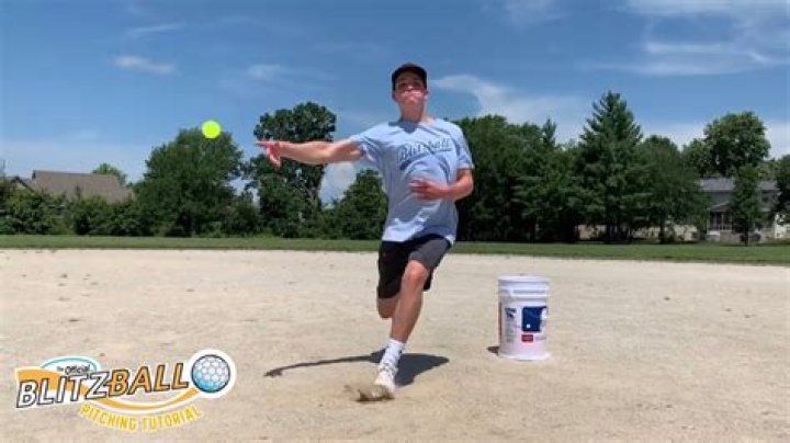 How do you play Blitzball baseball?