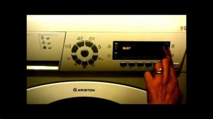 How do you start Ariston washing machine?
