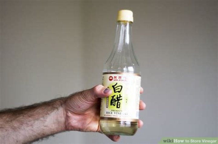 How do you store vinegar long term?