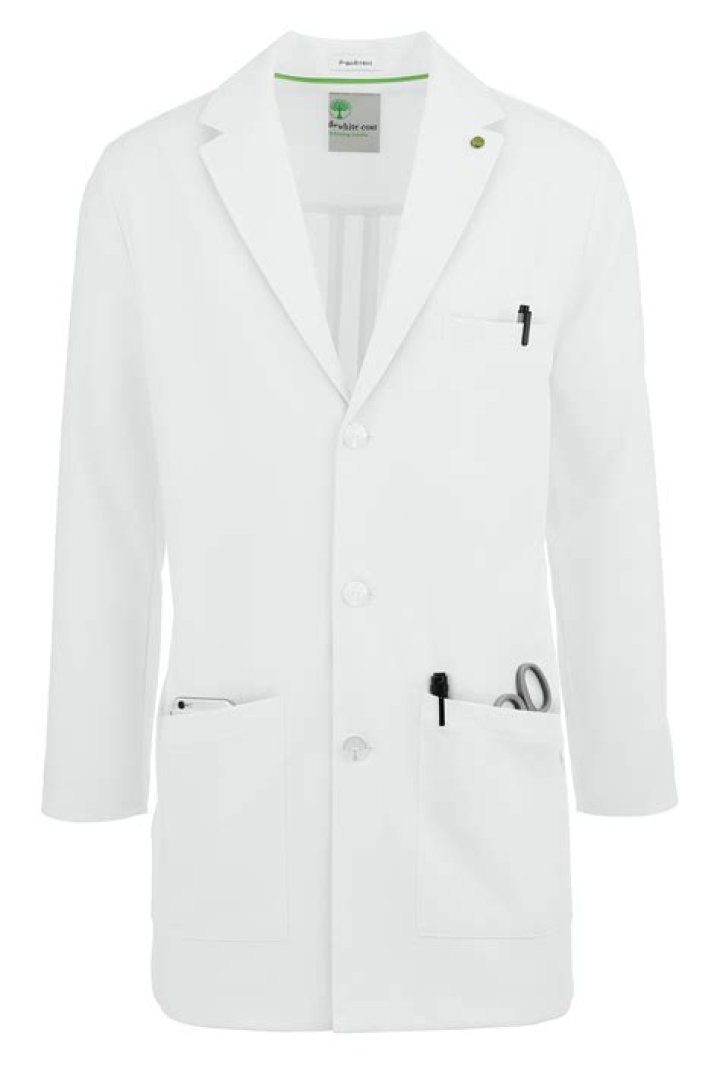 How do you style a white coat?