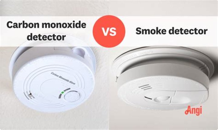 How do you tell the difference between a smoke detector and a carbon monoxide detector?