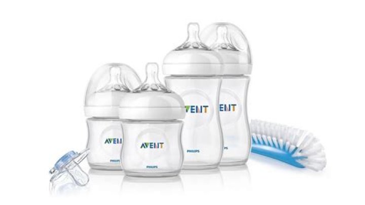 How do you travel with a baby bottle?