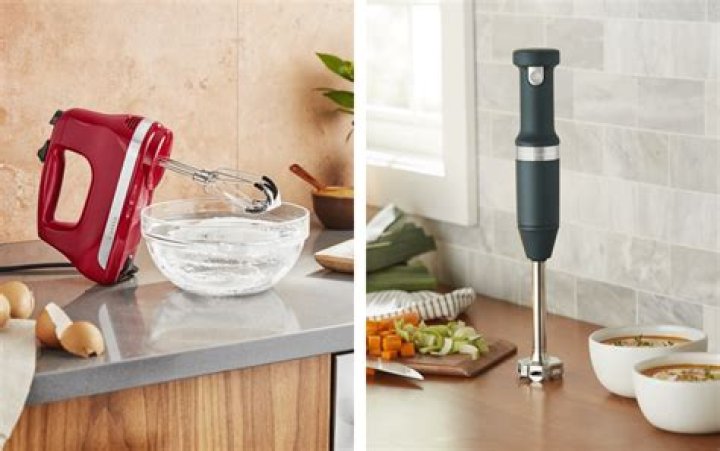 How do you use a hand blender for a cake?