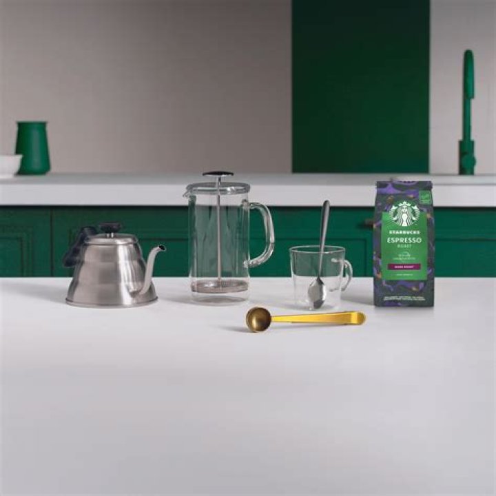 How do you use a Starbucks French press?