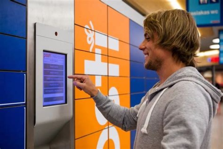 How do you use Posti parcel locker?