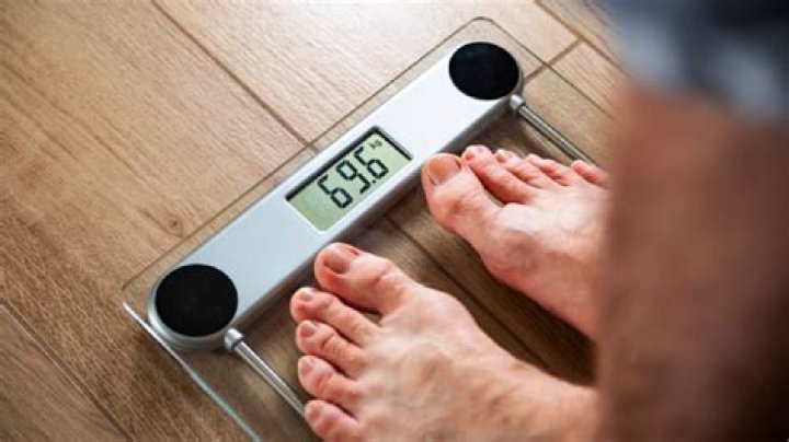 How do you weigh down a dress?