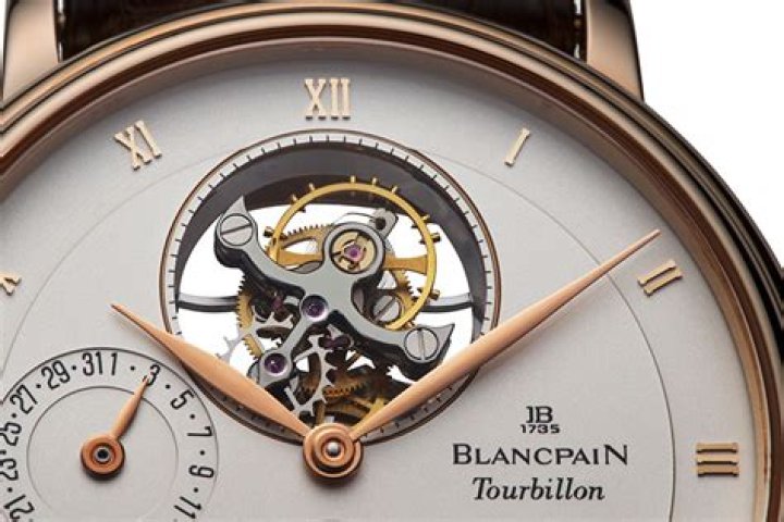How does a flying tourbillon work?