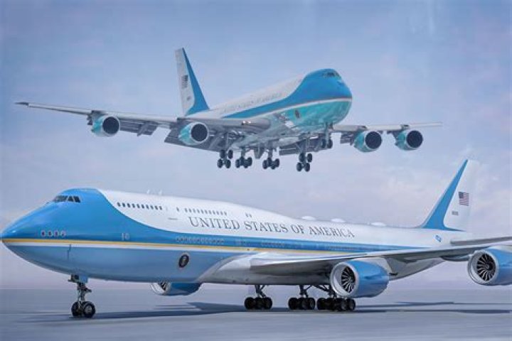 How does Air Force 1 movie end?