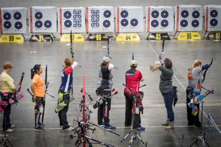How does an archery tournament work?