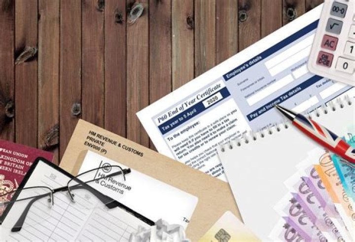 How does HMRC calculate interest on late payments?