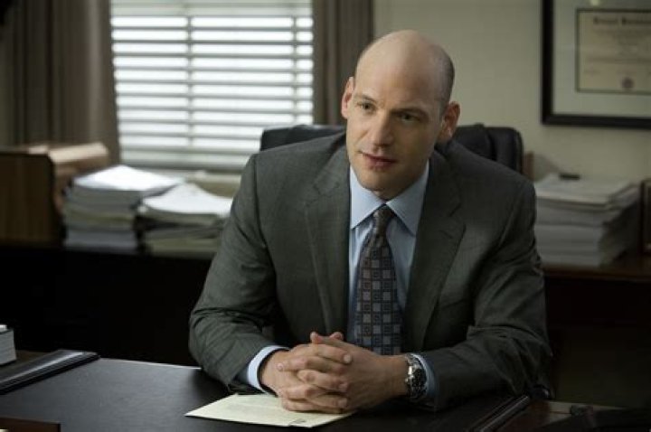 How does Russo die in house of cards?