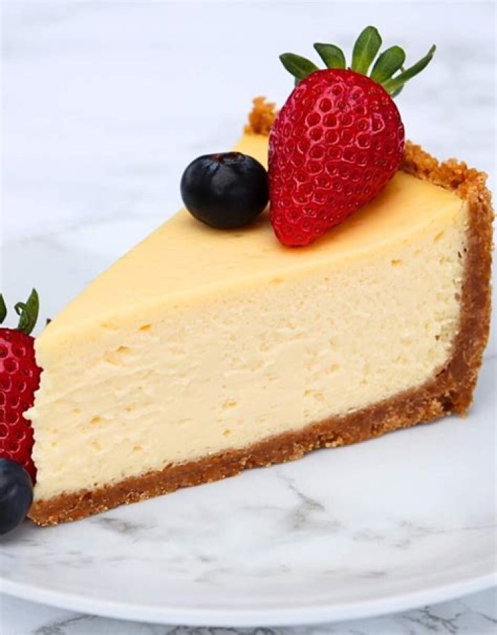 How far in advance can you make cheesecake?