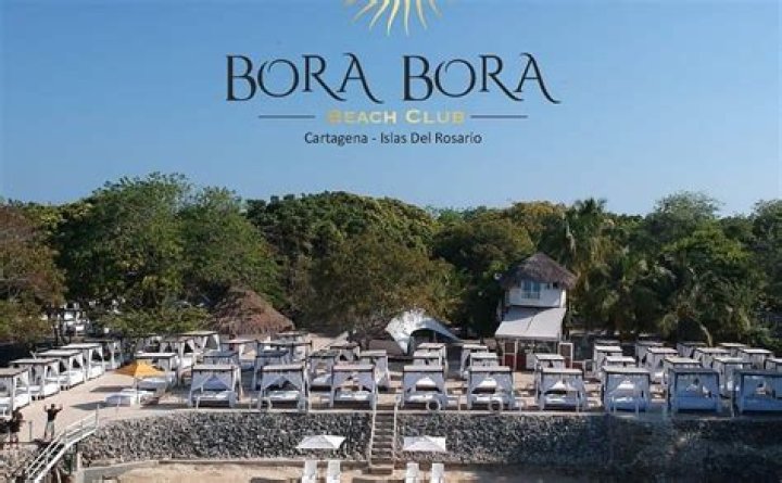 How far is Bora Bora from Cartagena Colombia?