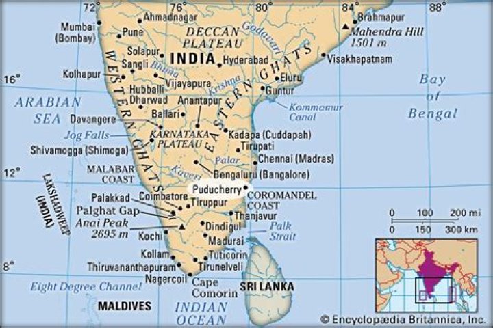 How far is it between Bangalore and Pondicherry in miles?