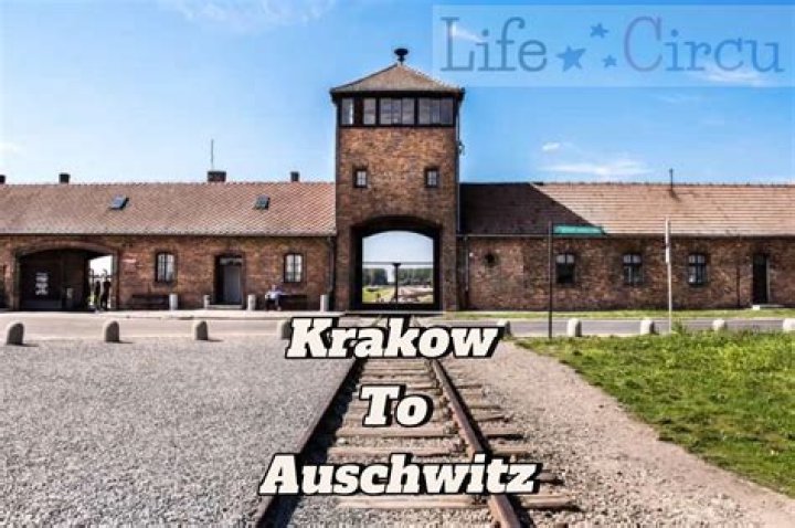 How far is it from Krakow to Auschwitz?