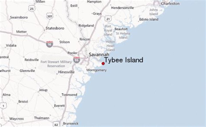 How far is Savannah GA from Tybee Island?
