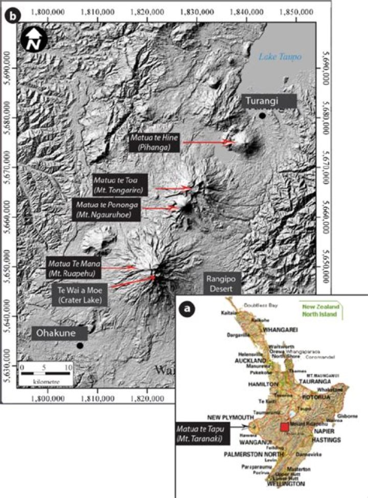 How far is Taupo from Mt Ruapehu?