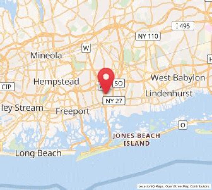 How far is Wantagh NY from NYC?