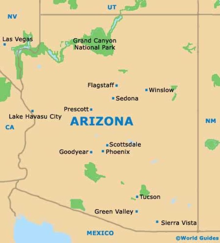 How far is Winslow Arizona from Phoenix Arizona?