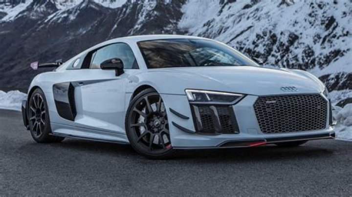 How fast is the Audi r8 v10 Plus?