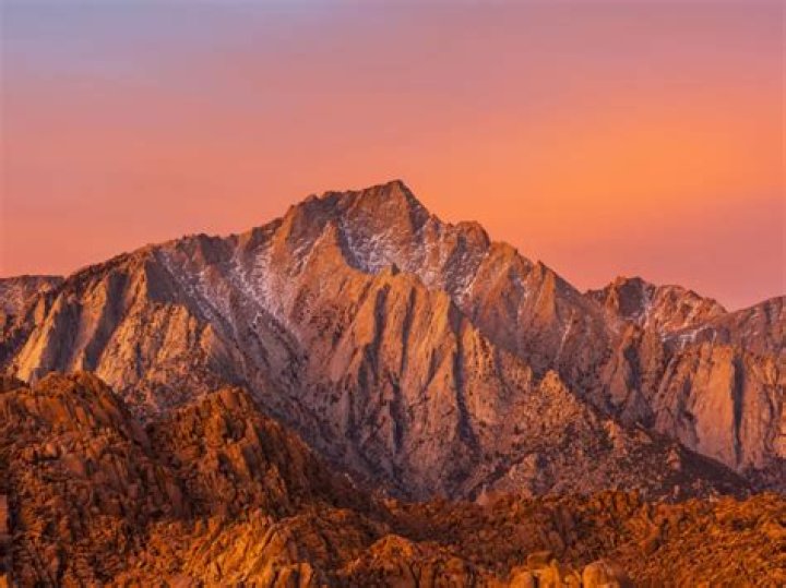 How high are the Sierra Nevadas?