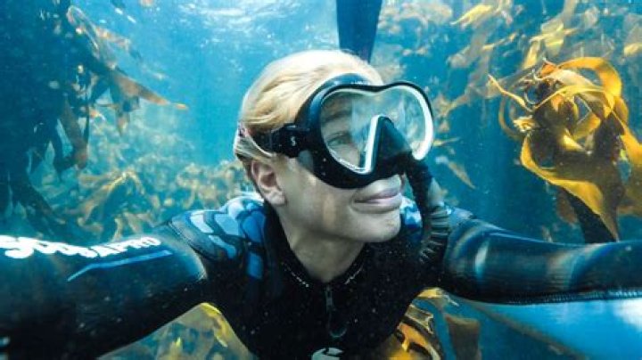 How long can freedivers hold their breath for?
