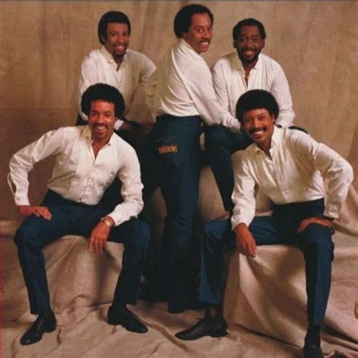 How long did Richard Street sing with the Temptations?
