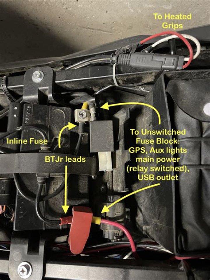 How long does it take Battery Tender Jr to charge?