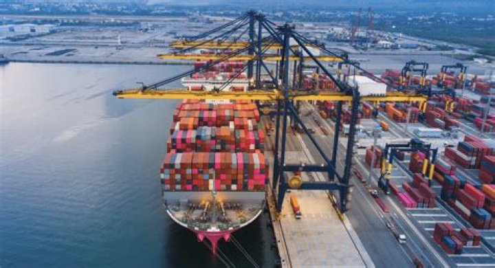 How long does it take to get a container from China?