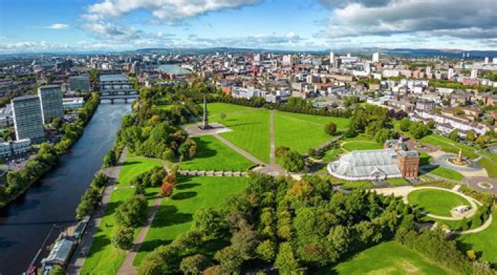 How long is Glasgow Green?