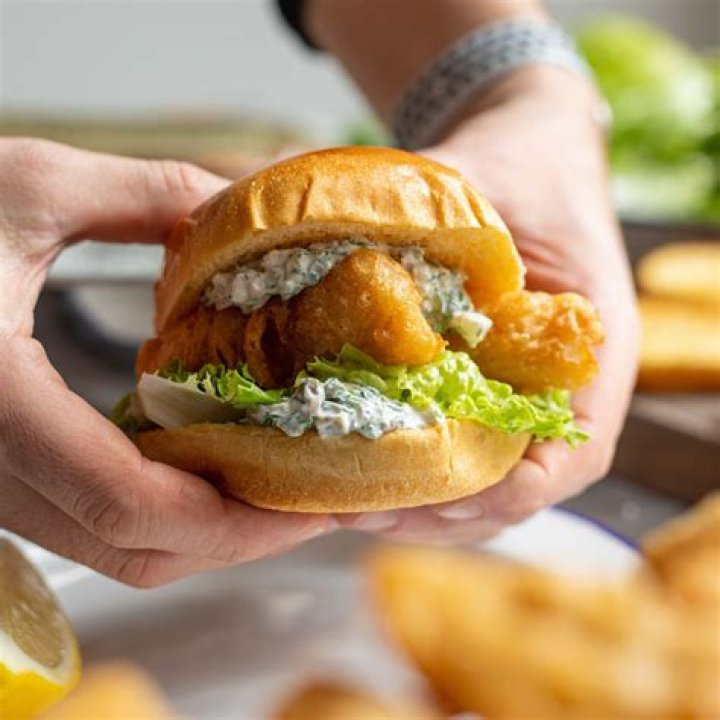 How many calories are in a fish finger sandwich?
