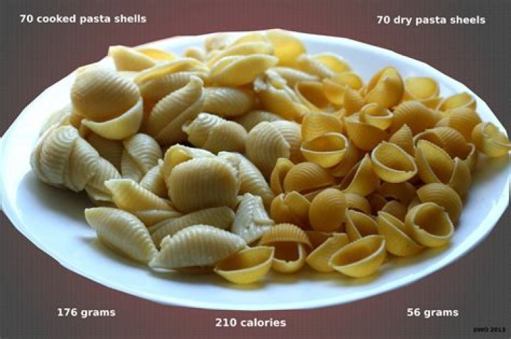 How many calories are in cooked pasta shells?