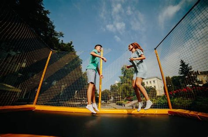 How many calories do you burn jumping on a trampoline for 10 minutes?