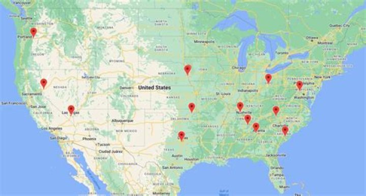 How many locations does Lincoln Tech have?