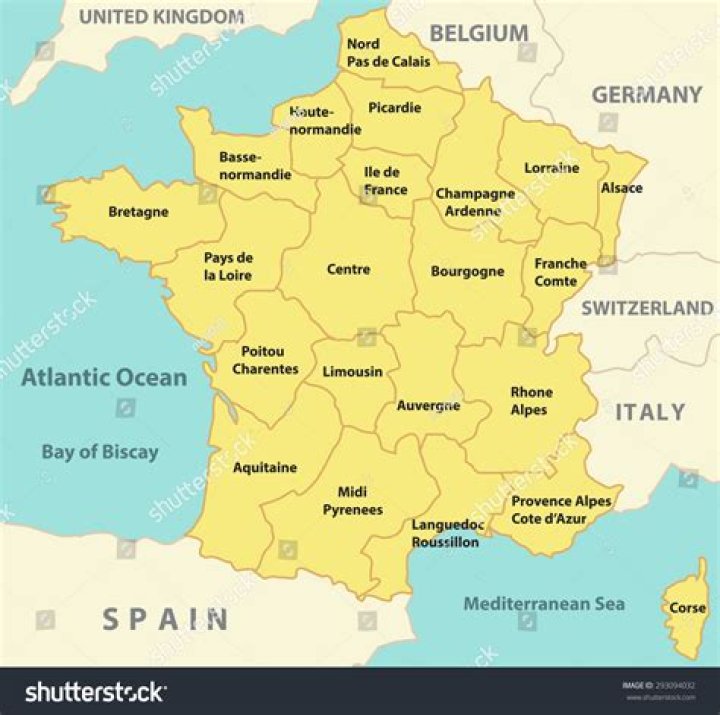 How many neighboring countries does Spain have?