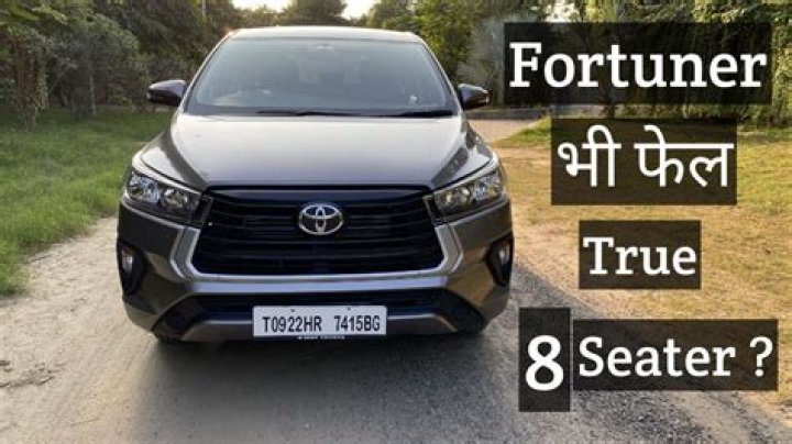 How many people can sit in Toyota Etios?
