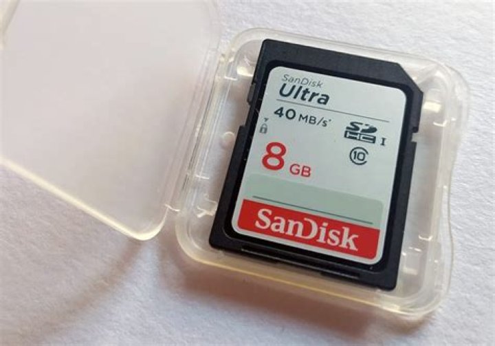 How many pictures can 8 gigabytes hold?