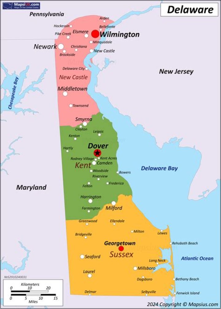 How many square miles does Delaware have?