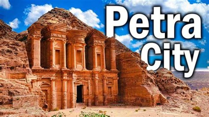 How many visitors does Petra get per year?