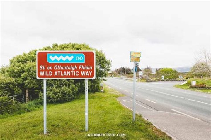 How many Wild Atlantic Way signs are there?