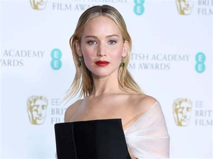 How much did Jennifer Lawrence make in 2019?