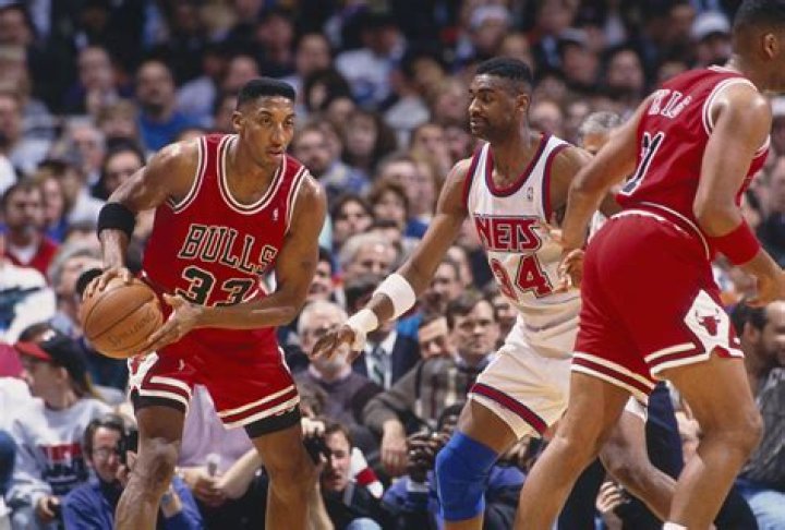 How much did Scottie Pippen make playing basketball?