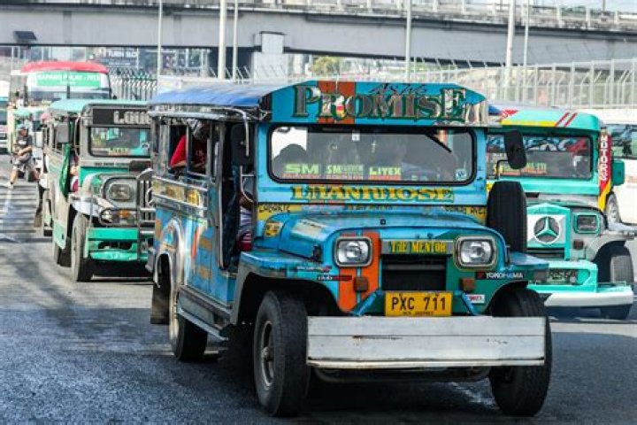 How much do jeepney drivers make?
